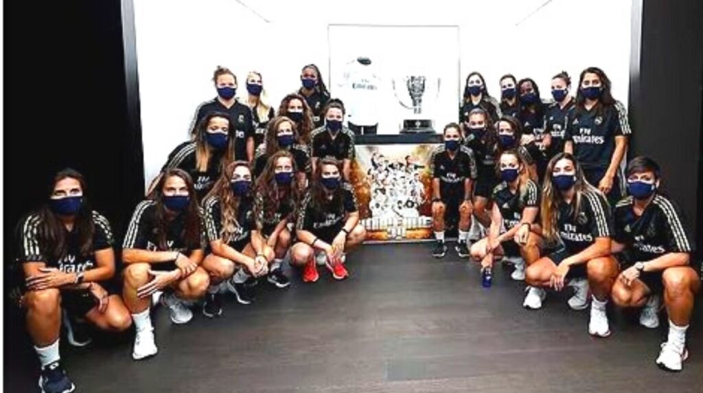 Women Footbal team group photo